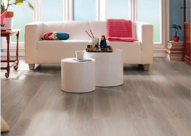 OAK EARTHY Laminated Wooden Flooring